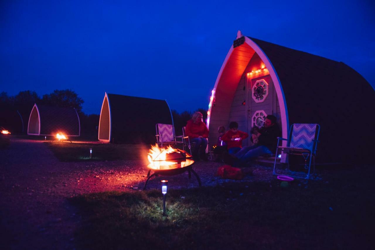 Отель Camping Pod Near Lake Престон Экстерьер фото